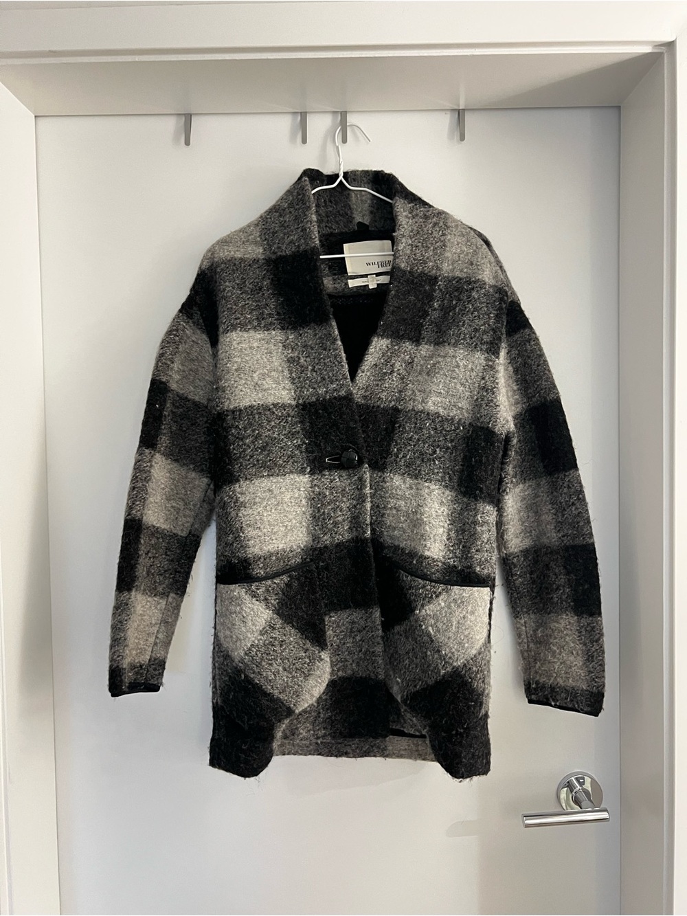 Wilfred Free OFF-DUTY Black & Grey Plaid Wool Coat